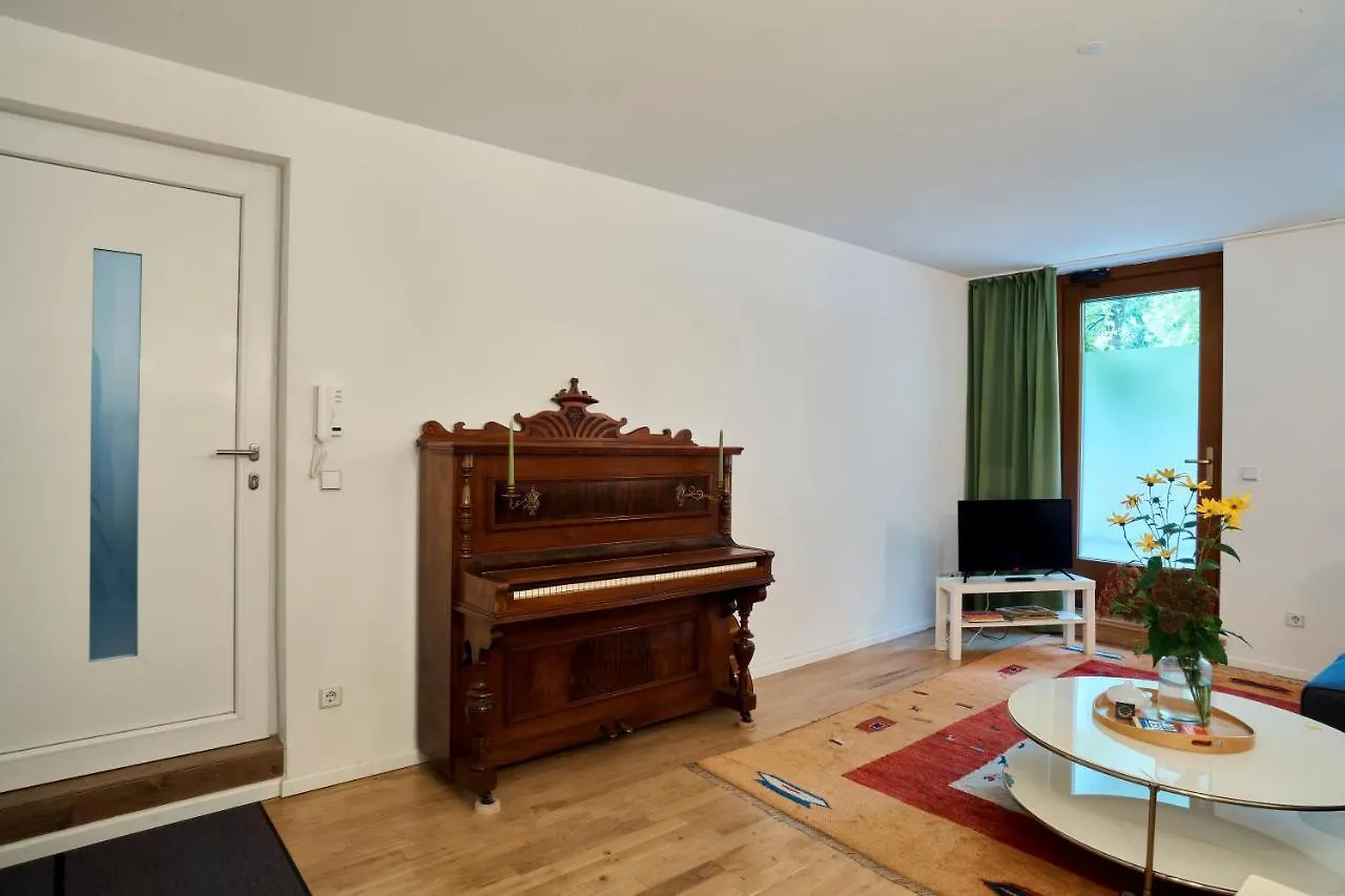 Beautiful Park Apartment For 4 Guests 베를린