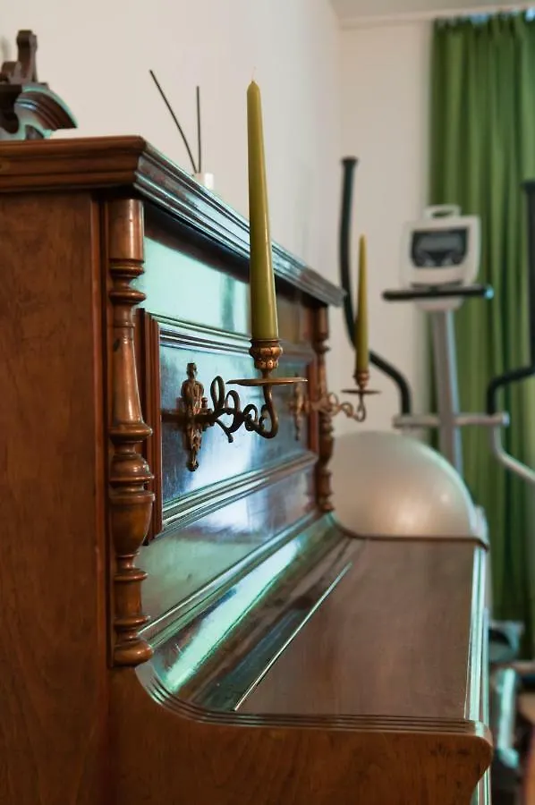 Beautiful Park Apartment For 4 Guests 베를린 0*,
