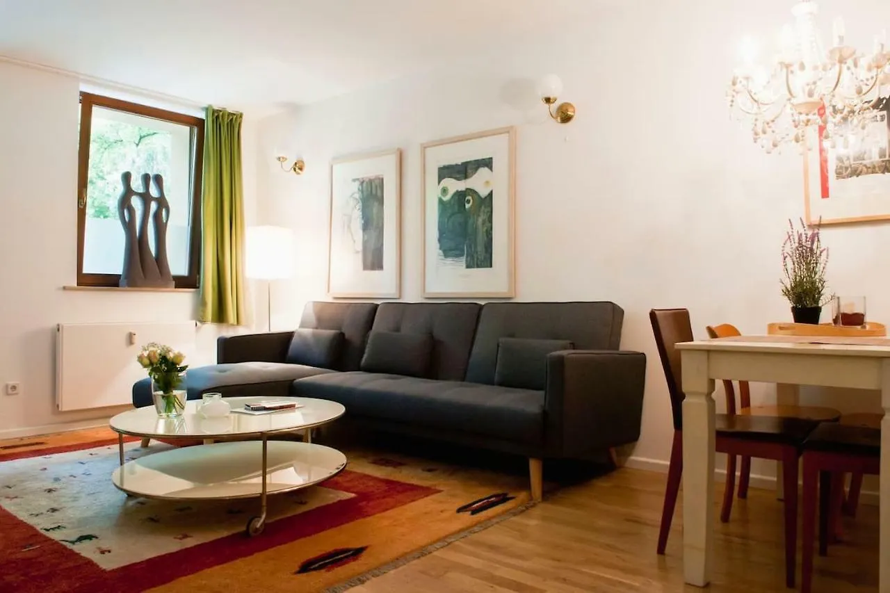 Beautiful Park Apartment For 4 Guests 베를린
